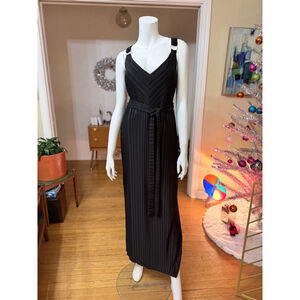 NWT GUESS Black Pleated V-Neck Maxi Dress Size 12